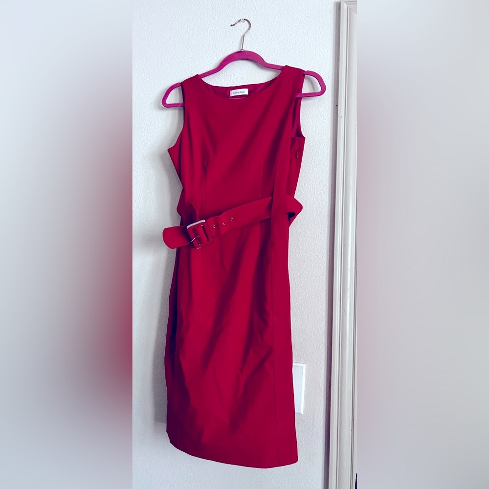 COPY - This red Calvin Klein cocktail dress is perfect for any occasion. Size 6…